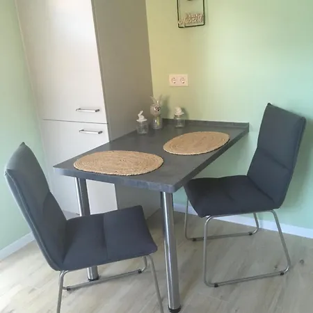 Lakehouse In Brodowin Διαμέρισμα *